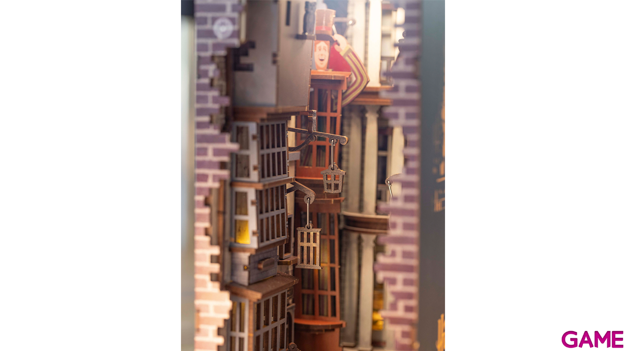 Book Nook con luz LED Tiny Adventures - Diagon Alley - Harry Potter (202 piezas)-5