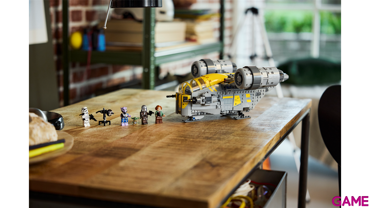 LEGO Star Wars The Razor Crest 75447-1