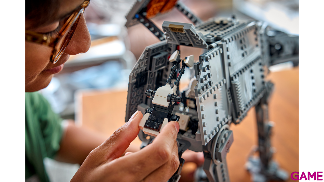 LEGO Star Wars AT-AT del Remanente Imperial con INT-4 75454-2