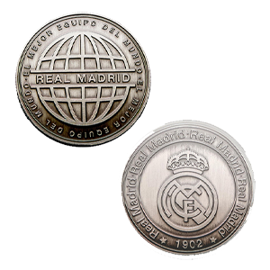 Moneda cromada Real Madrid Edición especial con Escudo e inscripción "El mejor equipo del mundo"