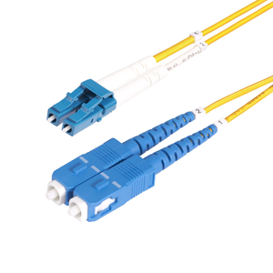 StarTech.com Cable de Fibra Óptica LC a SC (UPC) OS2 Monomodo 9/125µm 10G LSZH Dúplex de 1m - Low Insertion Loss - Resistente a