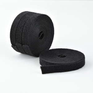 StarTech.com HKLP15054PK organizador de cables Universal Bridas adherentes para cables Negro 4 pieza(s)