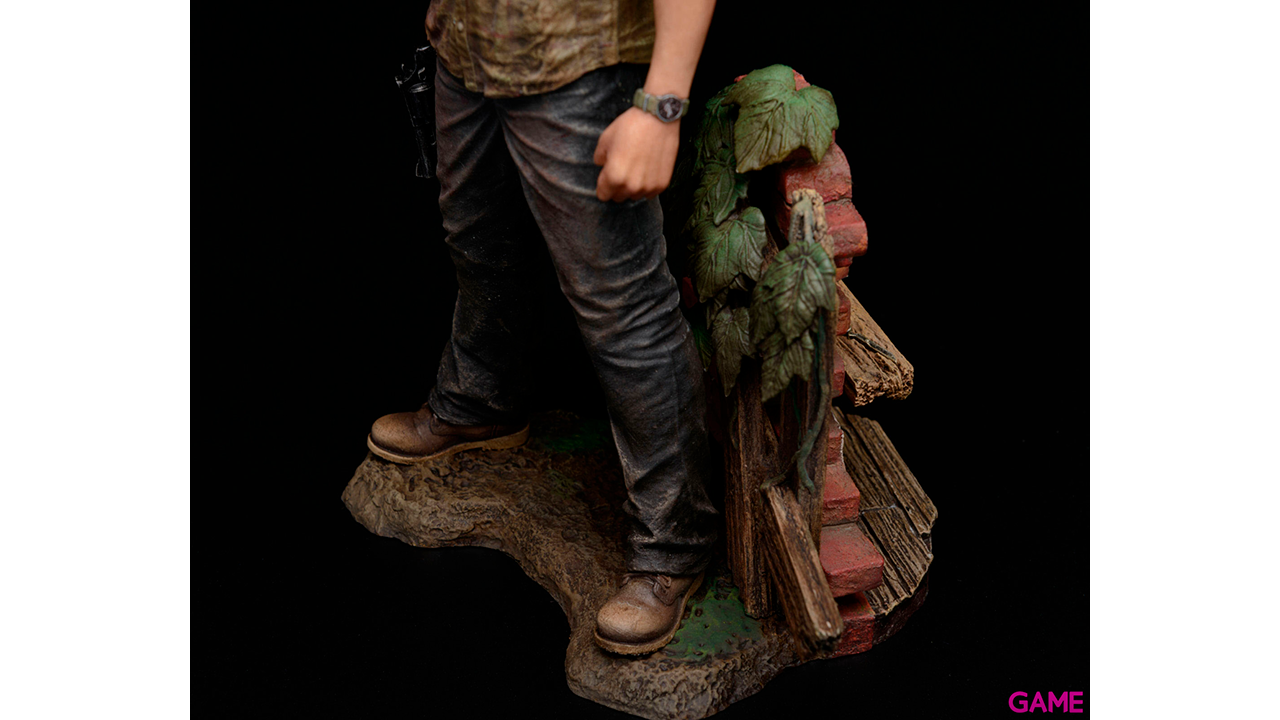 Estatua The Last of Us: Joel y Ellie-18