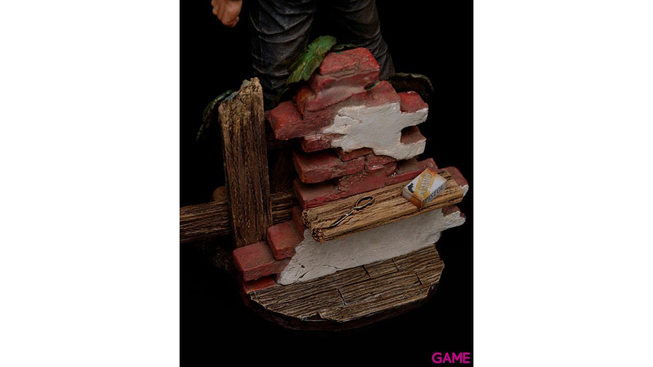 Estatua The Last of Us: Joel y Ellie-19
